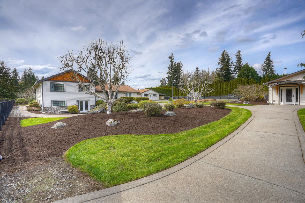 An Exceptional 10-Acre Equestrian Estate - photo 18