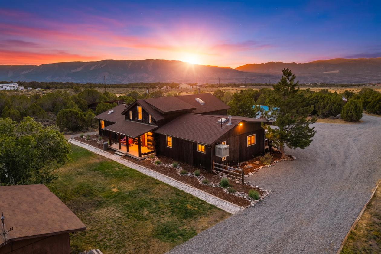 Horse Property with stunning views - photo 1