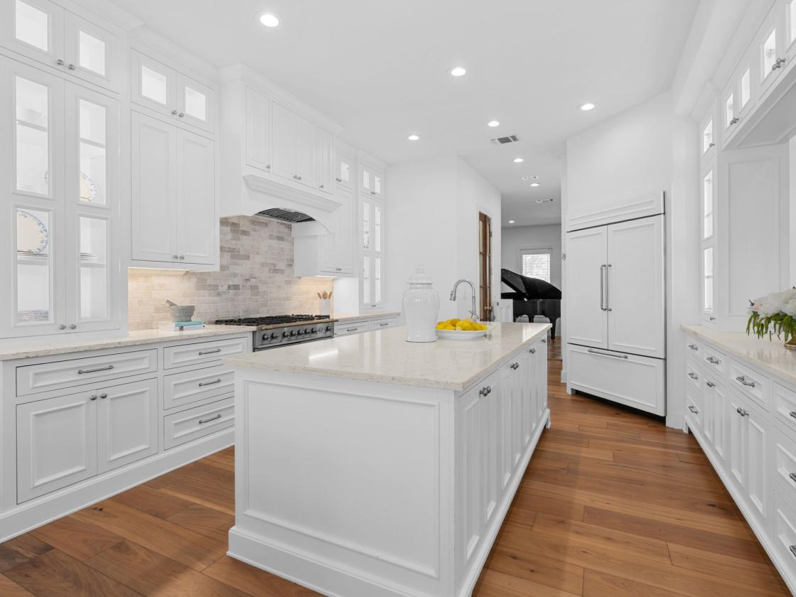 Hill Country Showcase Home Plus Horse Barn - photo 9