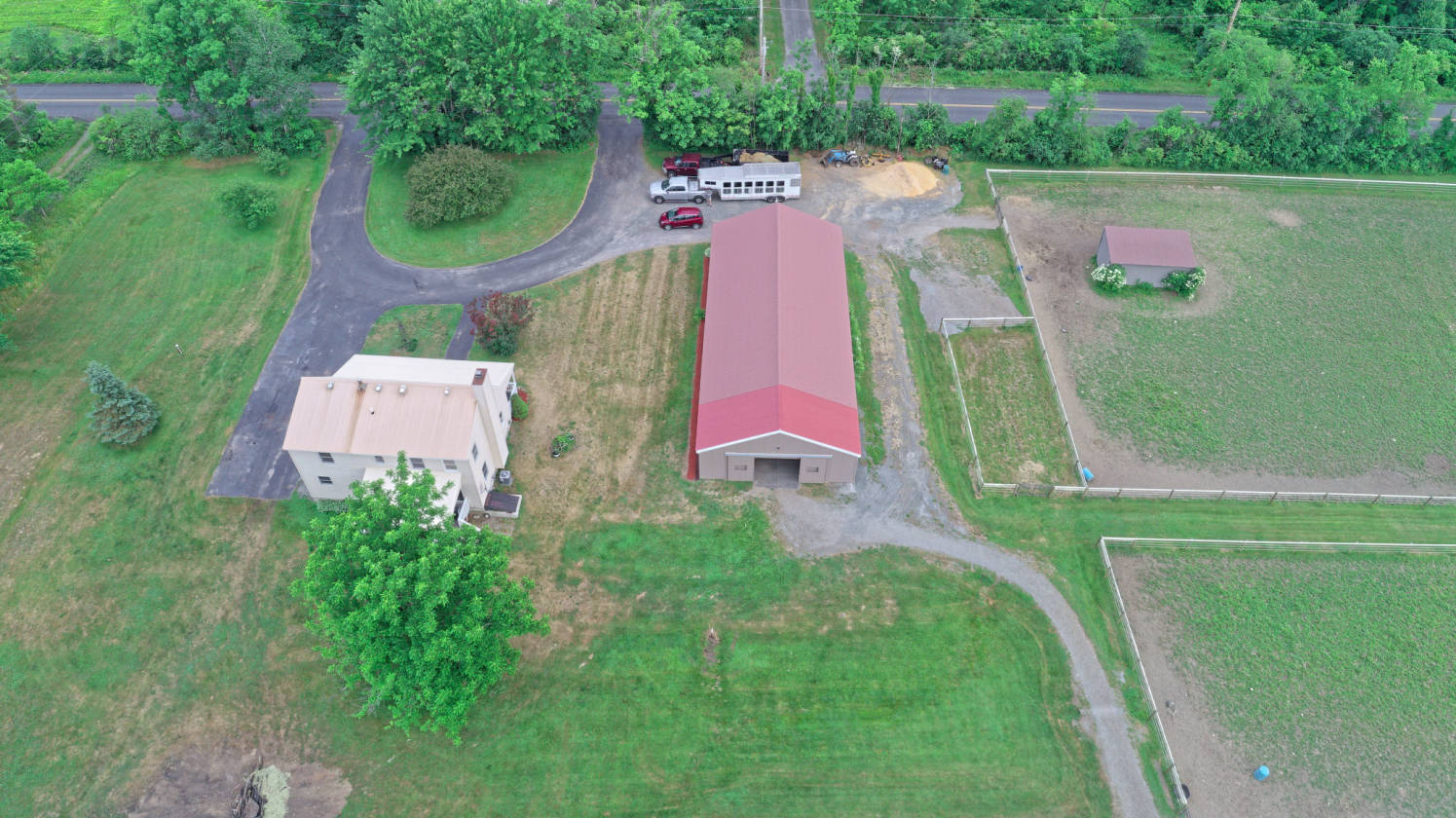 Horse farm near Saratoga Springs NY11 stall barn and house! Ballston Spa, Saratoga County