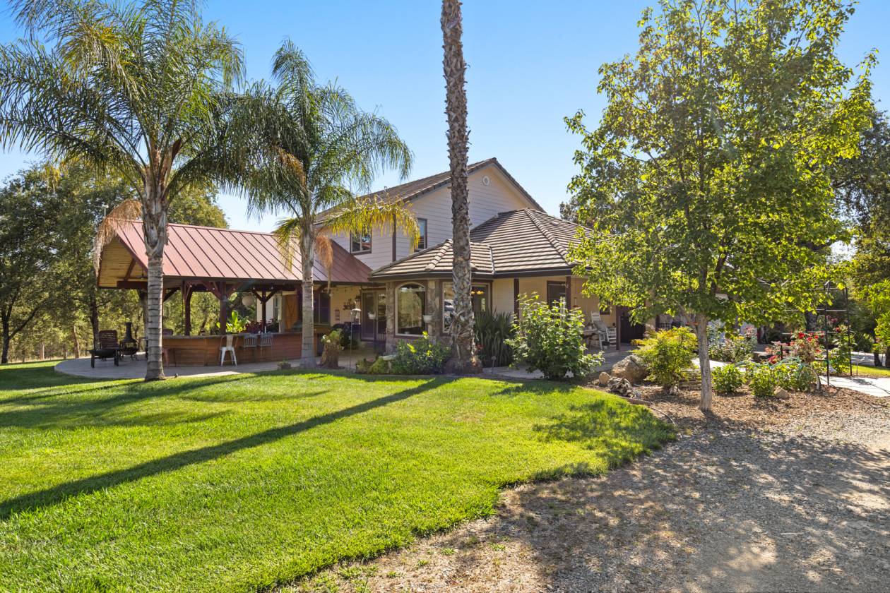 Horse Property for sale.