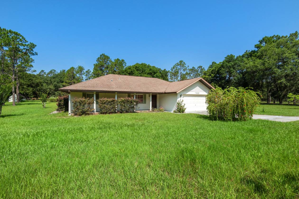 Horse Property for sale.