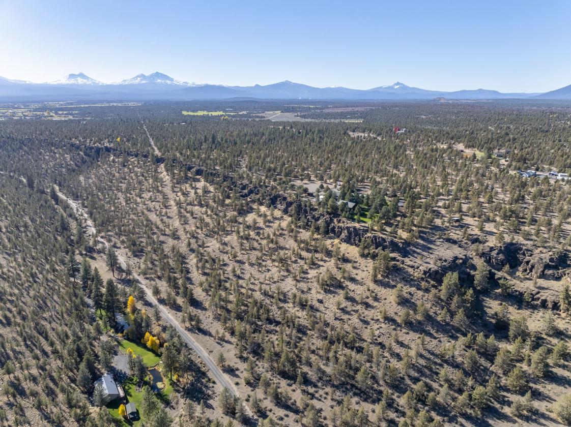 Custom Home, 20 acres, RV Shop, ADU - photo 30