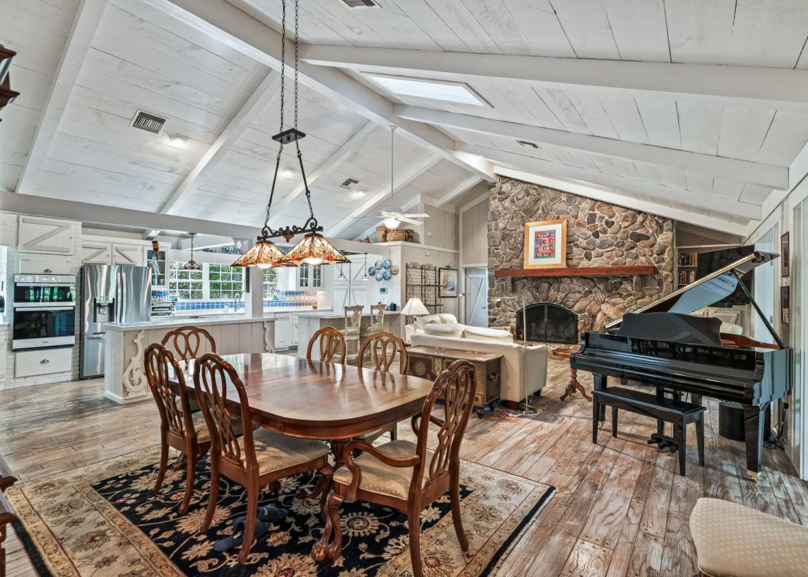 10+ Acres with Spacious Home and Apartment - photo 8
