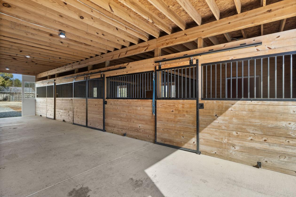 Sunny Side Up Farm | 9-Stall Equestrian Estate - photo 6