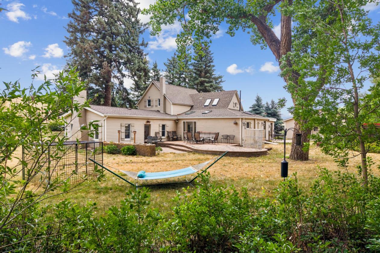 Remarkable horse property with beautiful pasture - photo 24