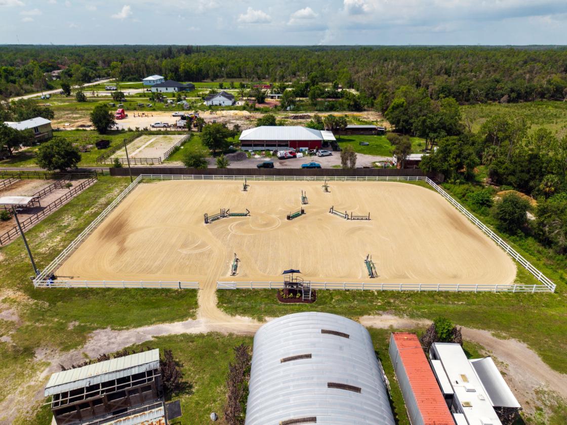 Upgraded equestrian estate on 5 acres - photo 7