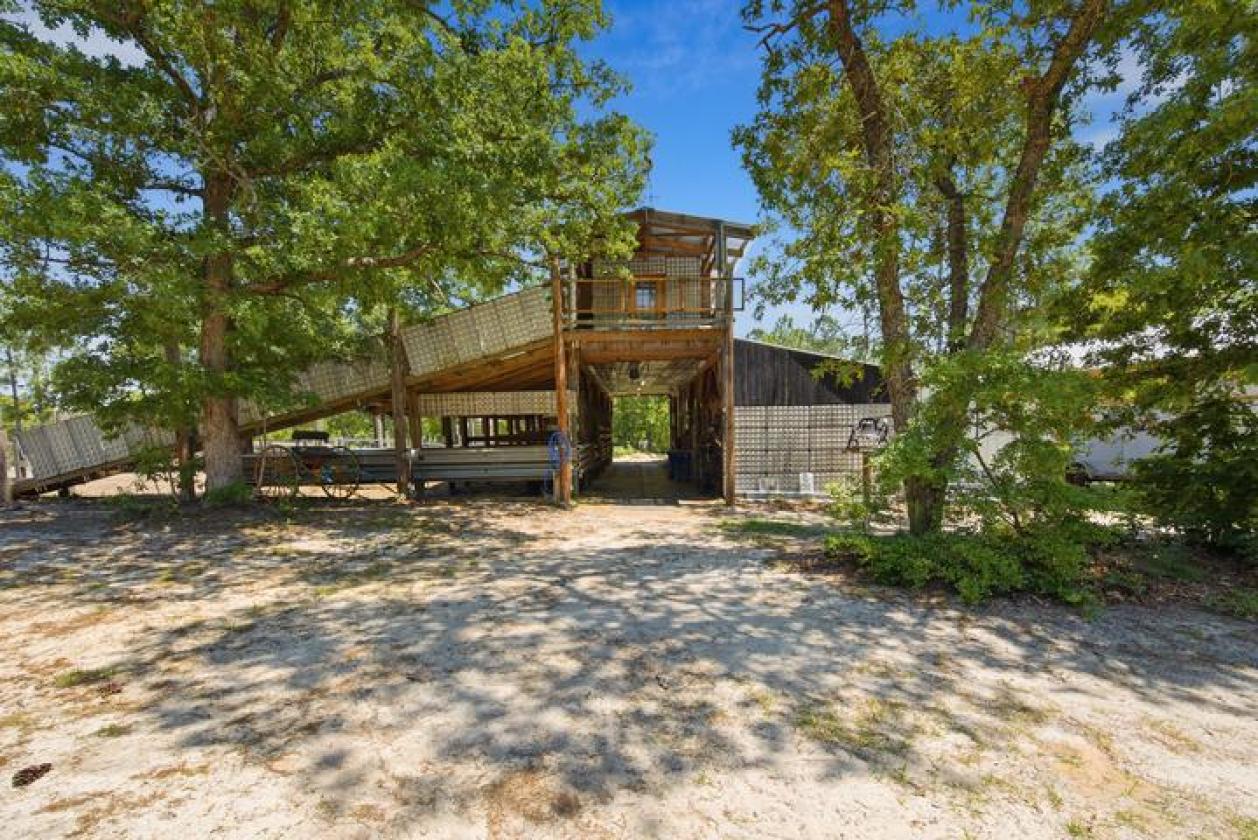 Unique Equestrian Property 9.48 Acres Near Trails - photo 3