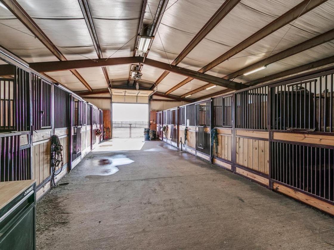 -Indoor Arena and More in Piedmont, OK - photo 15