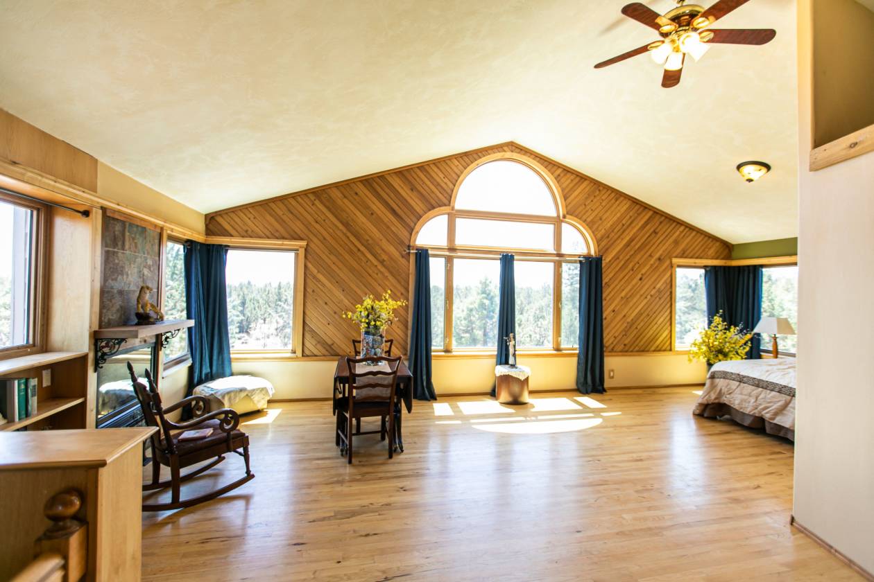 Prime horse property in prime location bordering public land, endless