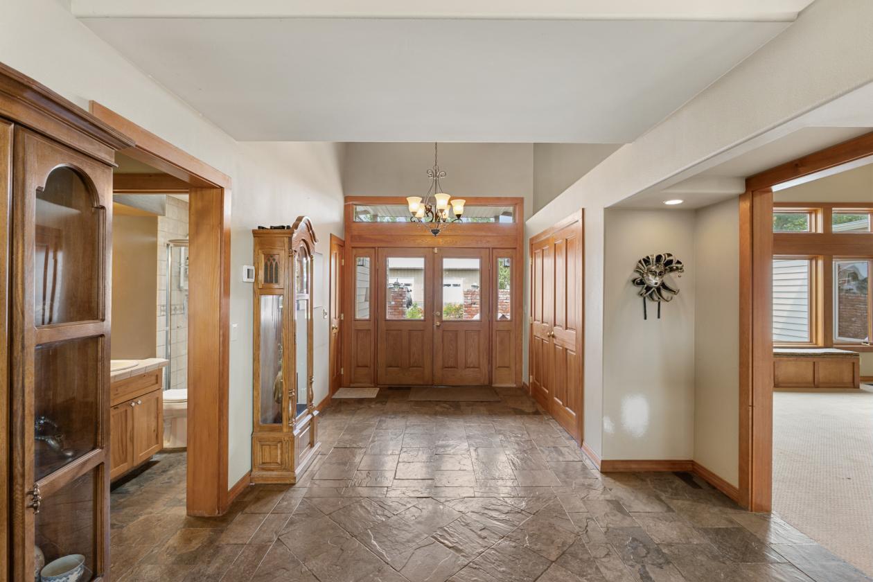 Lakeview Equestrian Estate w/ Shop & Barn - photo 17