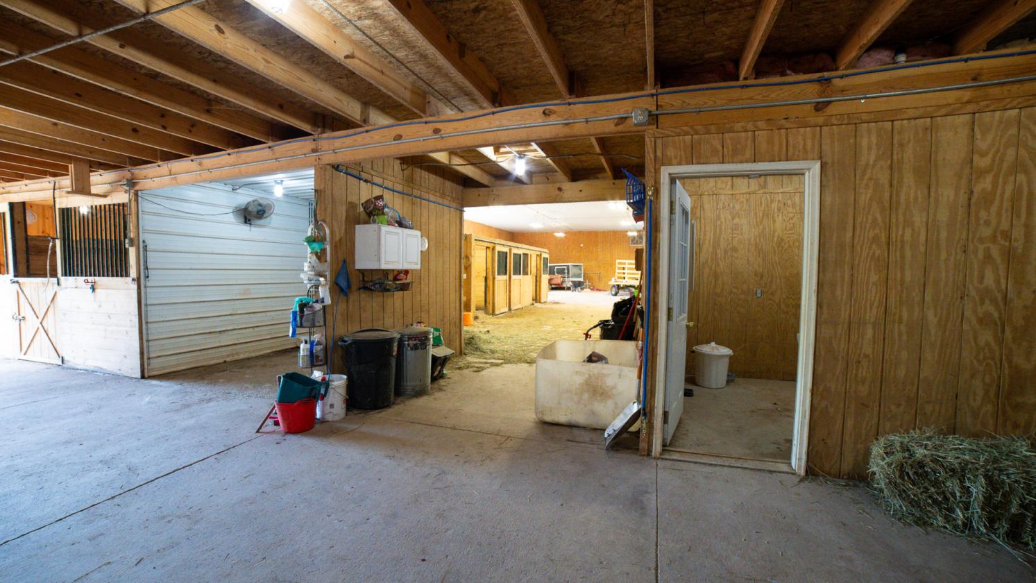 47 acre Equestrian Dream Barn with Remodeled Home - photo 8