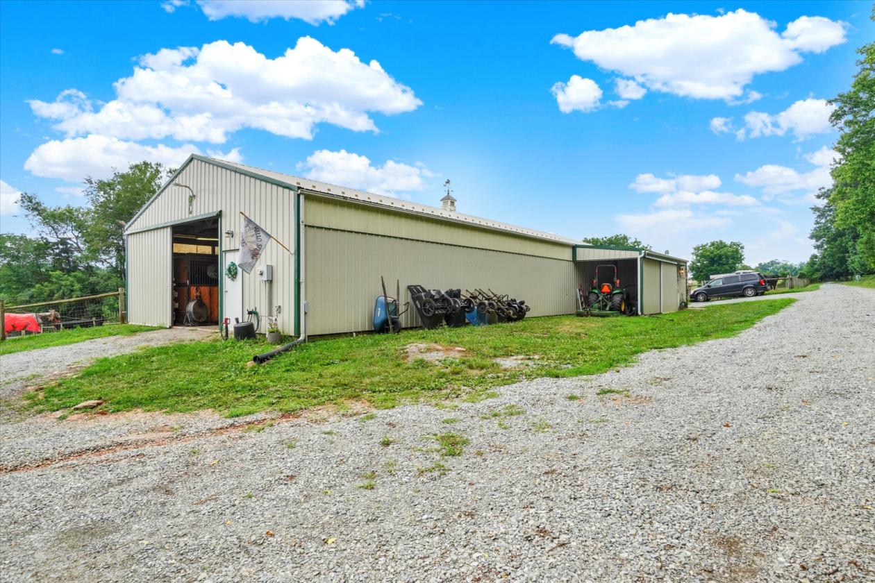Luxury Equestrian estate on 25+ Acres - photo 10
