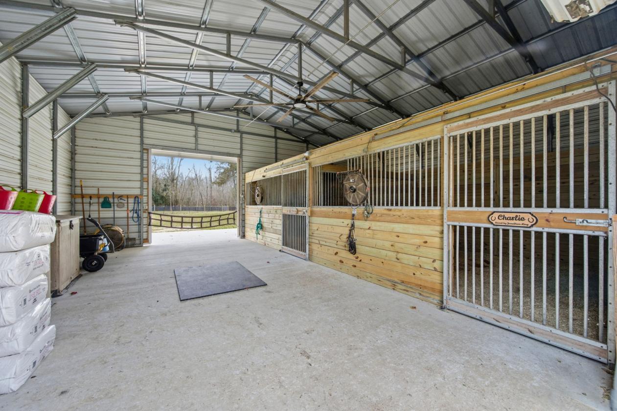 Extraordinary Luxury Equestrian Retreat on 7.1 AC - photo 27