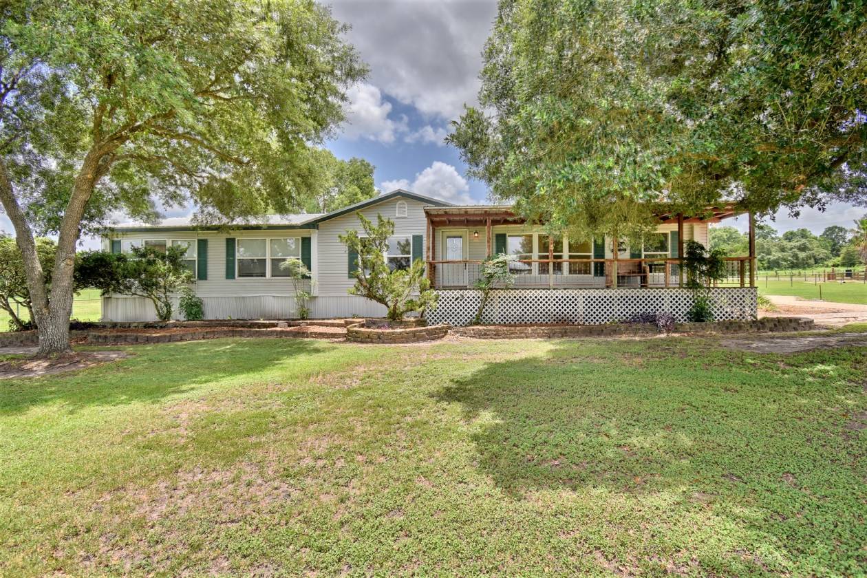 The Price Equine Ranch Horse Training Facility +/... Brenham