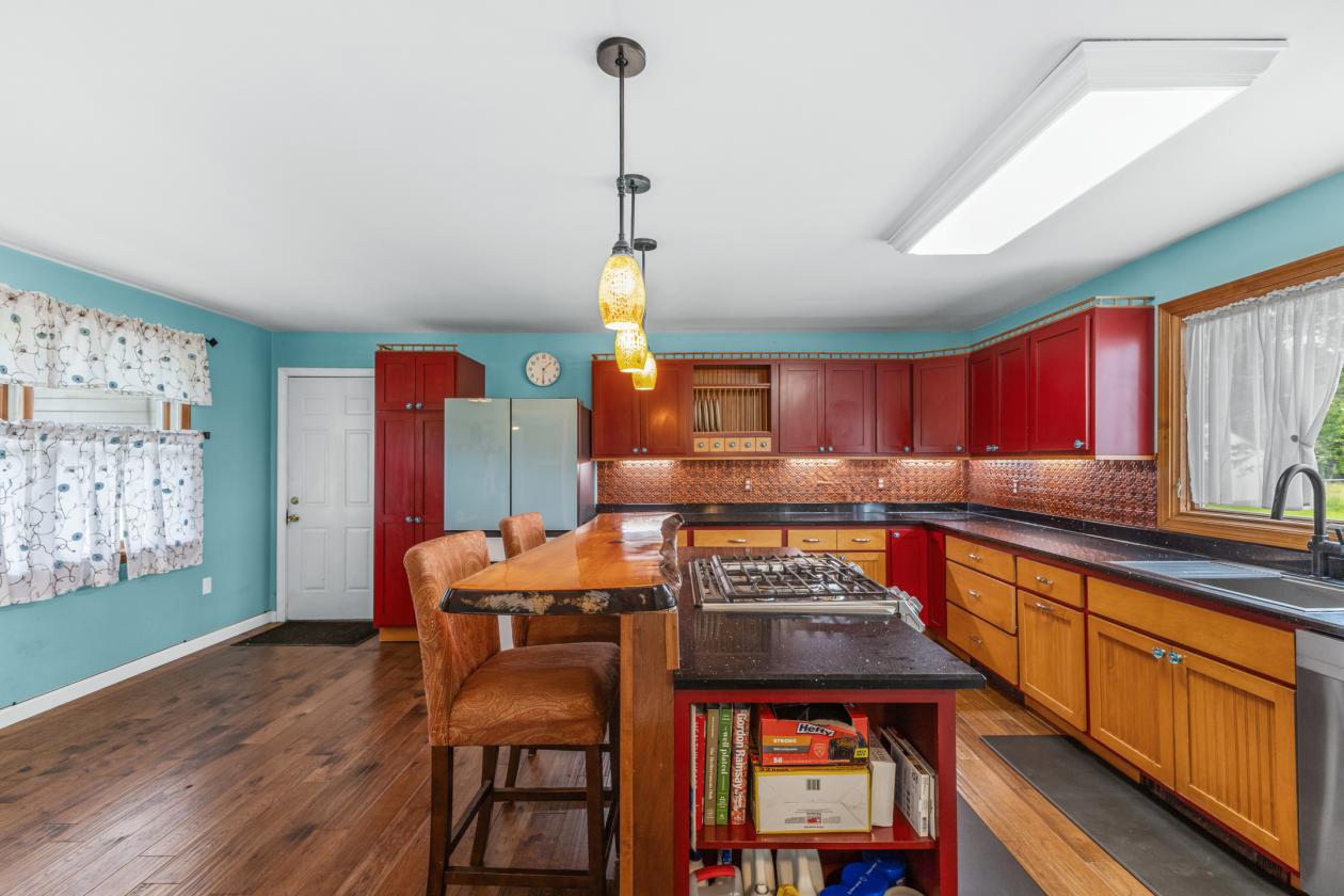 Lakefront Home with 2 stalls & a Tack Room - photo 8