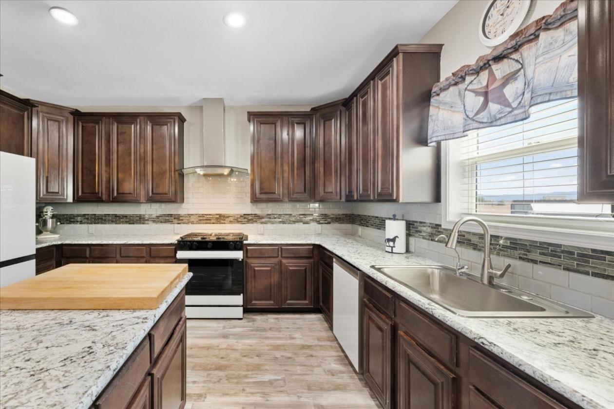Space to Roam. Built for Horses. 10 Acres For You! - photo 8