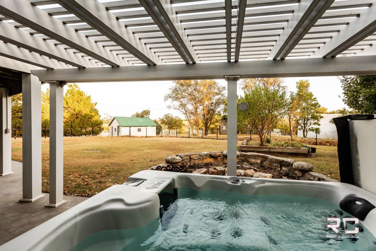 Country Home on 25 acres in Russell County, KS - photo 6