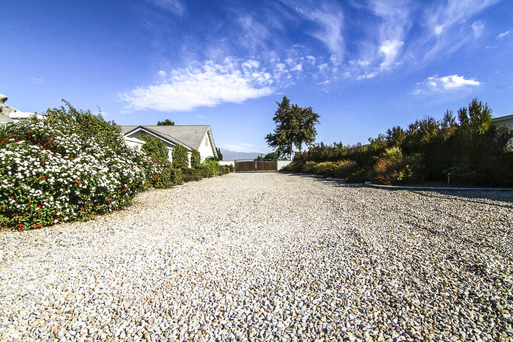 Beautiful horse property on 1.81 acres located in Horse Town USA