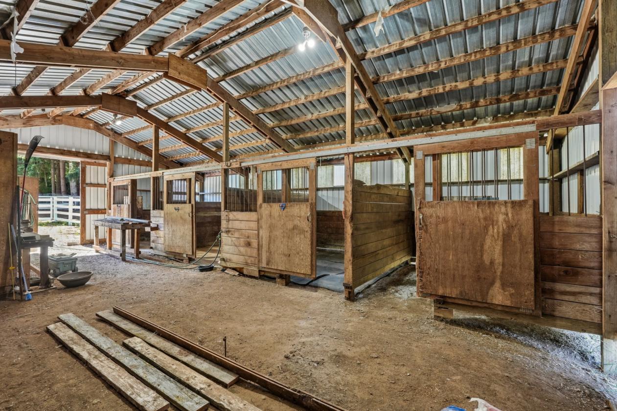 Covered Arena - 2 Barns - 5.66 Acres - photo 29