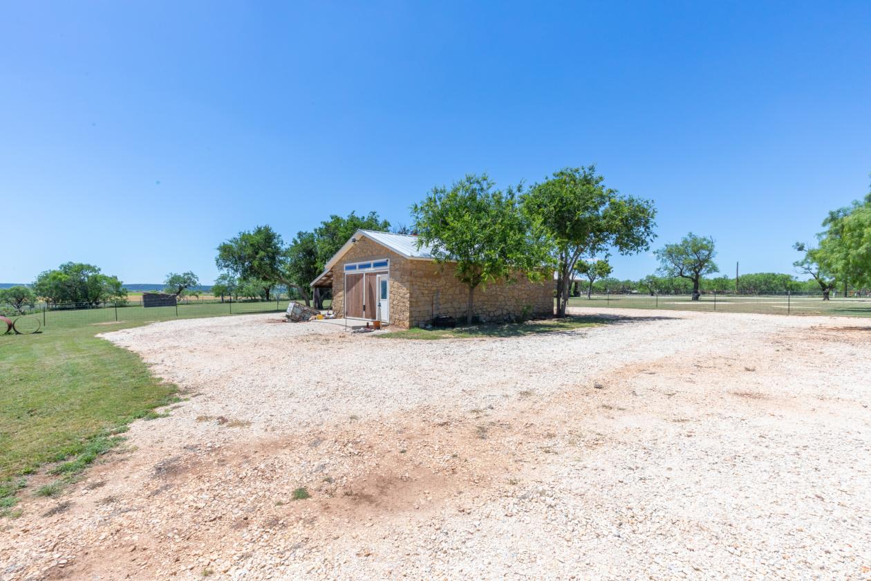 535-Acre West Texas Ranch Near Abilene Texas - photo 4