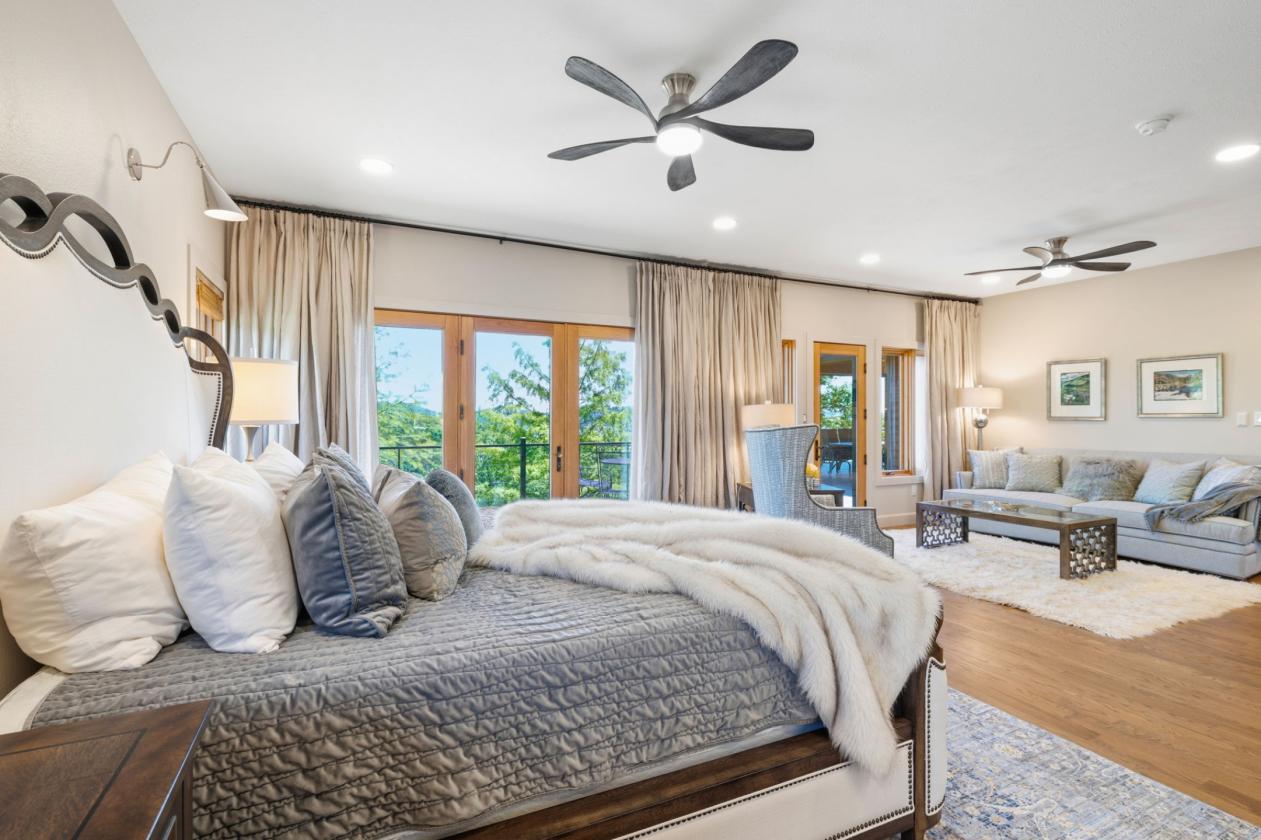 Remodeled Lakefront Horse Property with VIEWS! - photo 13