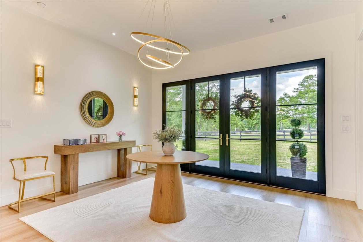 6 Stall Modern Luxury Farm in Equestrian Community - photo 5