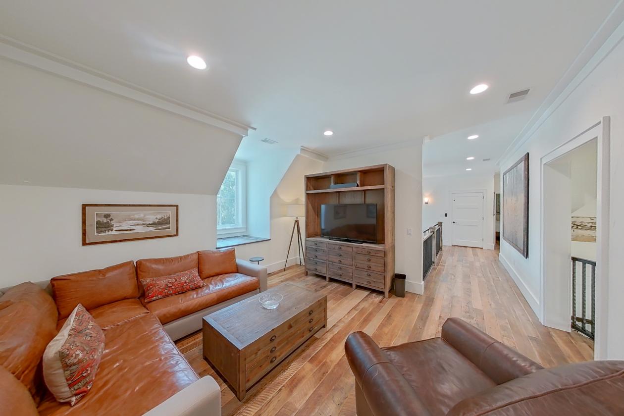 ONE-OF-A-KIND HOME IN EQUESTRIAN COMMUNITY - photo 13