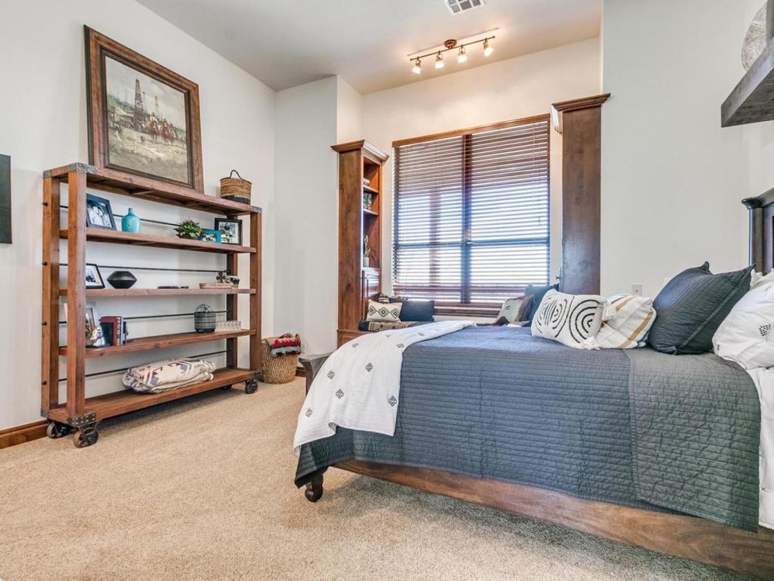 Rustic Elegance Meets Ultimate Equestrian Retreat - photo 23