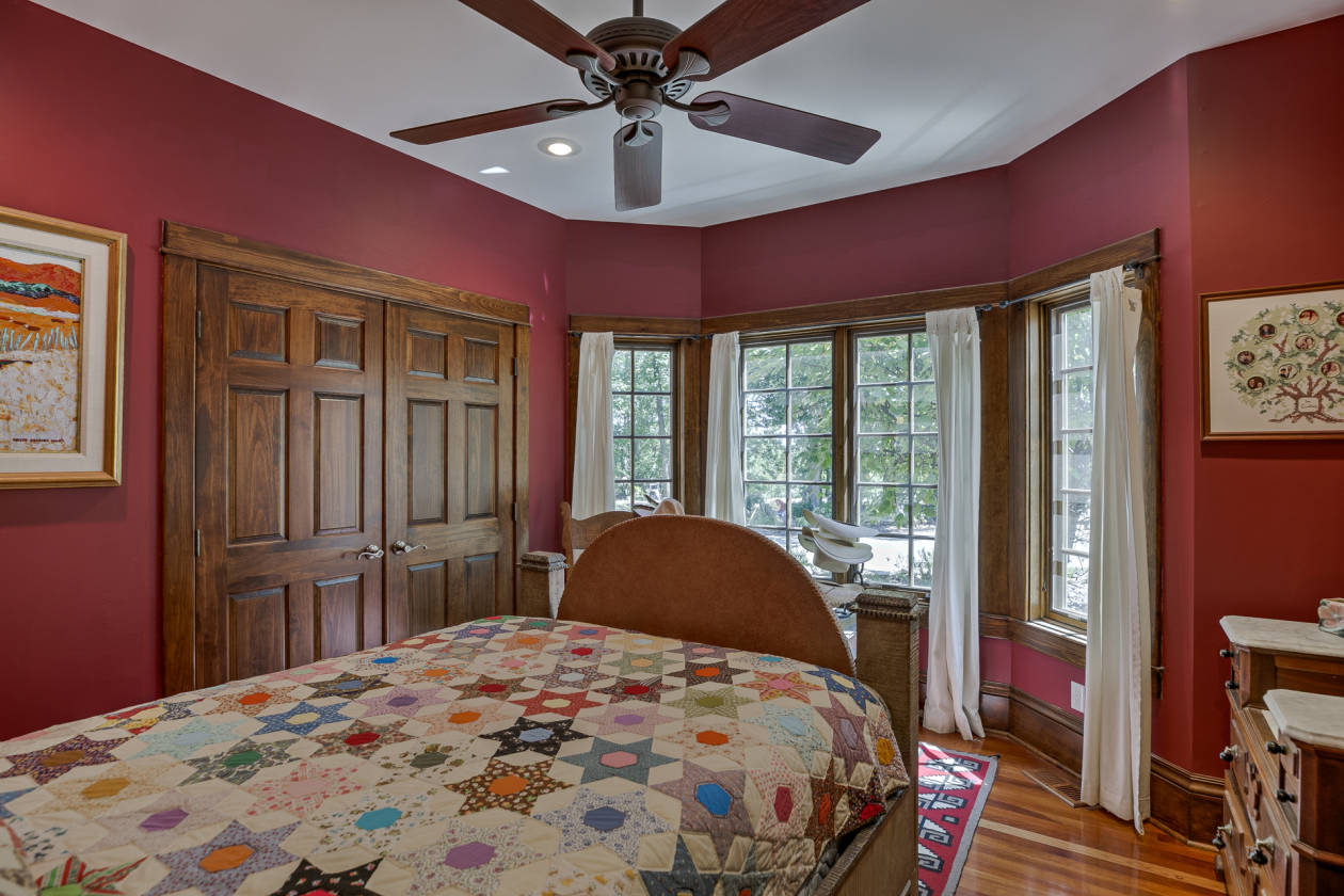 Horse farm for sale Lawrence, Douglas County, Kansas Horse farm for