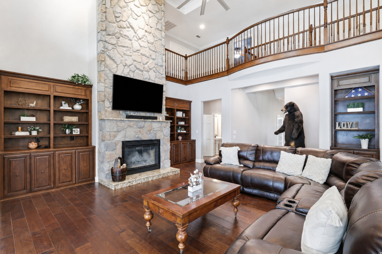 Texas Hill Country-Inspired Custom Home - photo 4