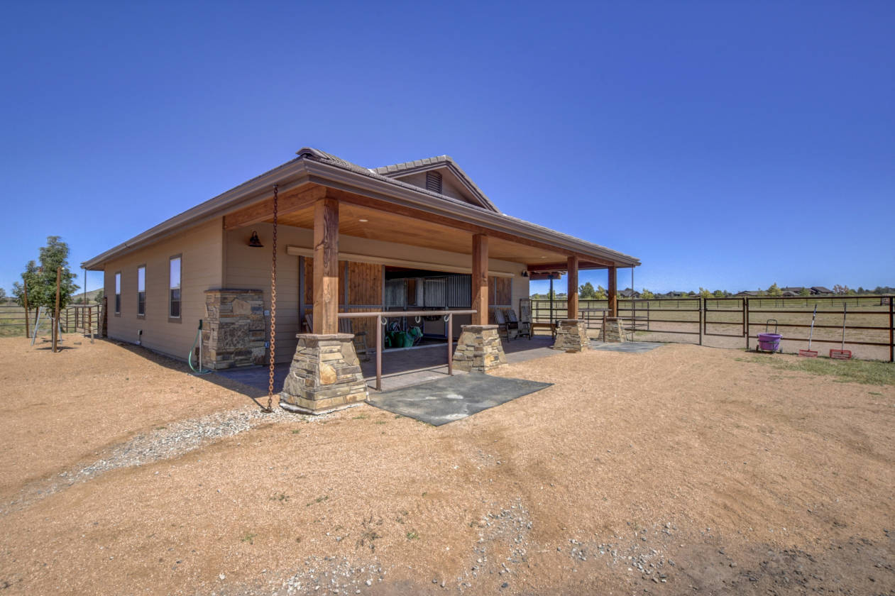 LIVE IN NORTHERN ARIZONA'S PREMIERE EQUESTRIAN COMMUNITY IN BEAUTIFUL