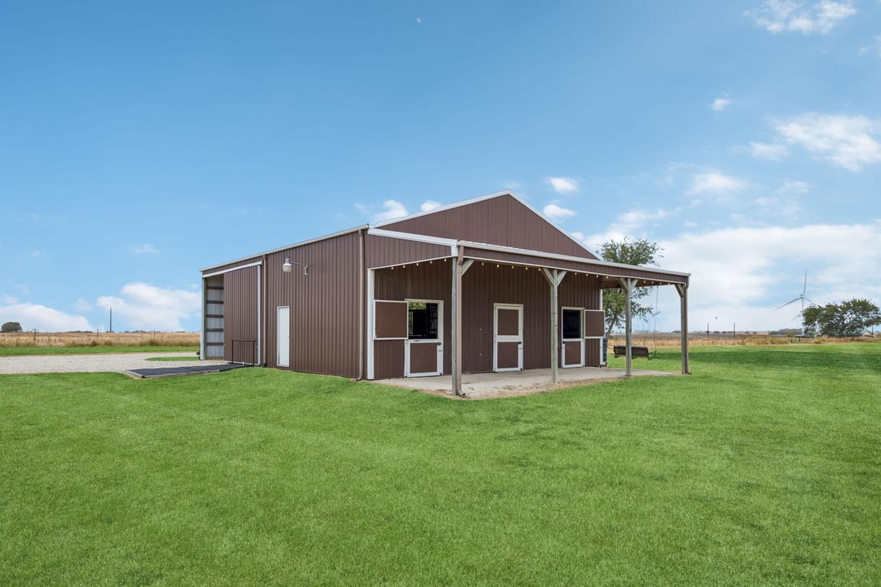 CUSTOM COUNTRY RETREAT ON 25 ACRES - photo 23