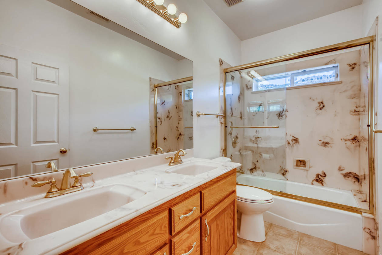 CUSTOM HOME 5.84 ACRES HORSE PROPERTY VALLEY CENTER CA Valley Center