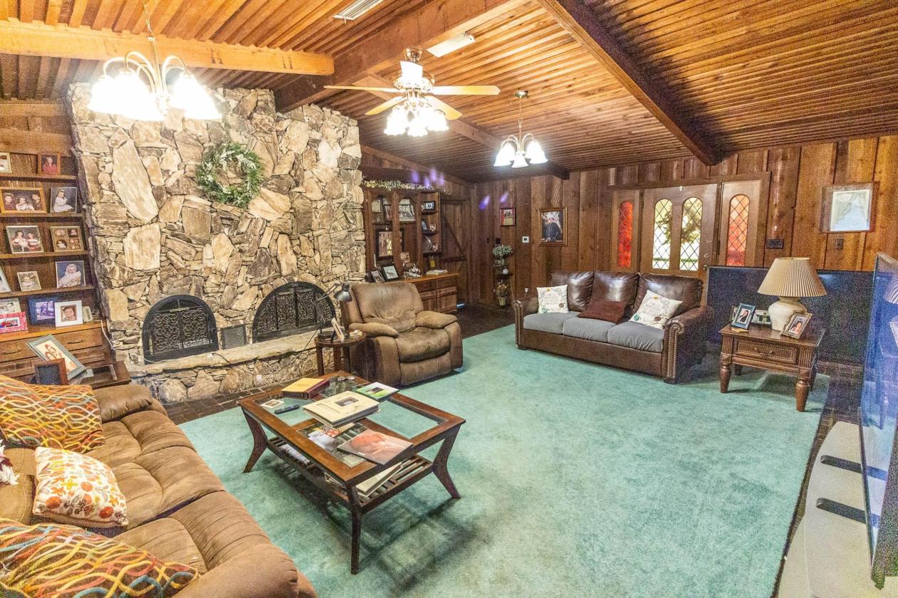 Horse Lover's Dream with Covered Arena - photo 7
