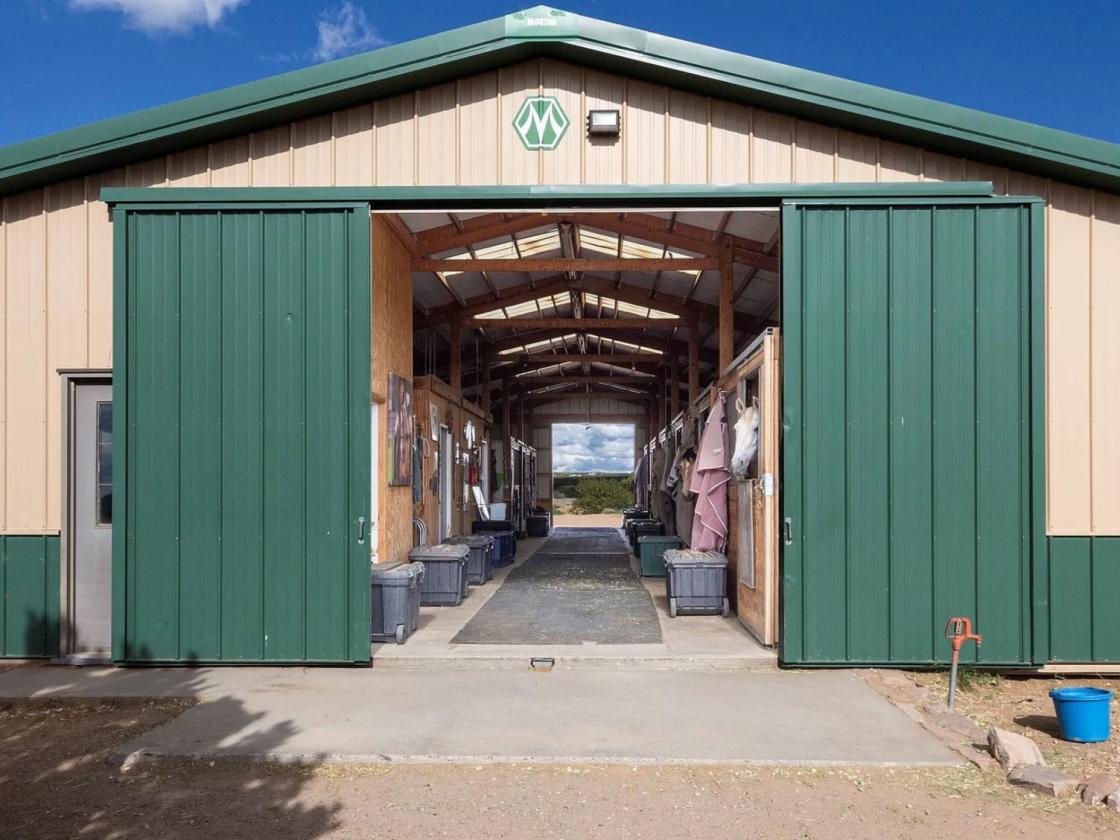 Established Santa Fe Equestrian Estate - photo 3