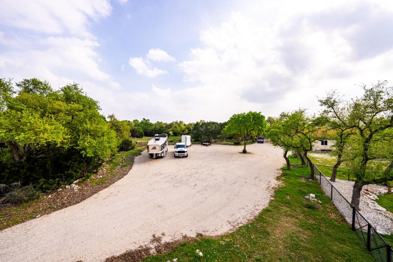 Texas hill country equestrian estate - photo 18