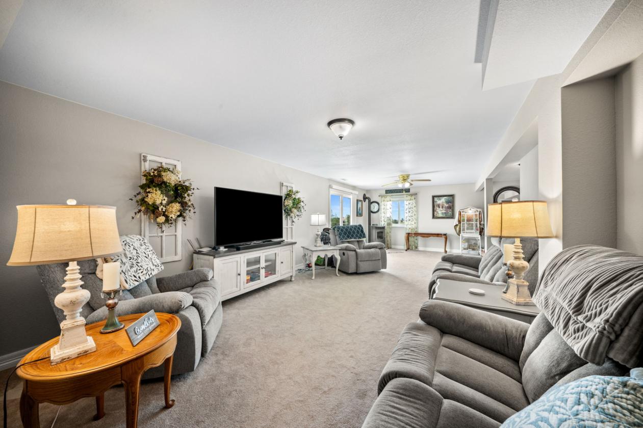 Pikes Peak Views & Horse-Ready Living - photo 19