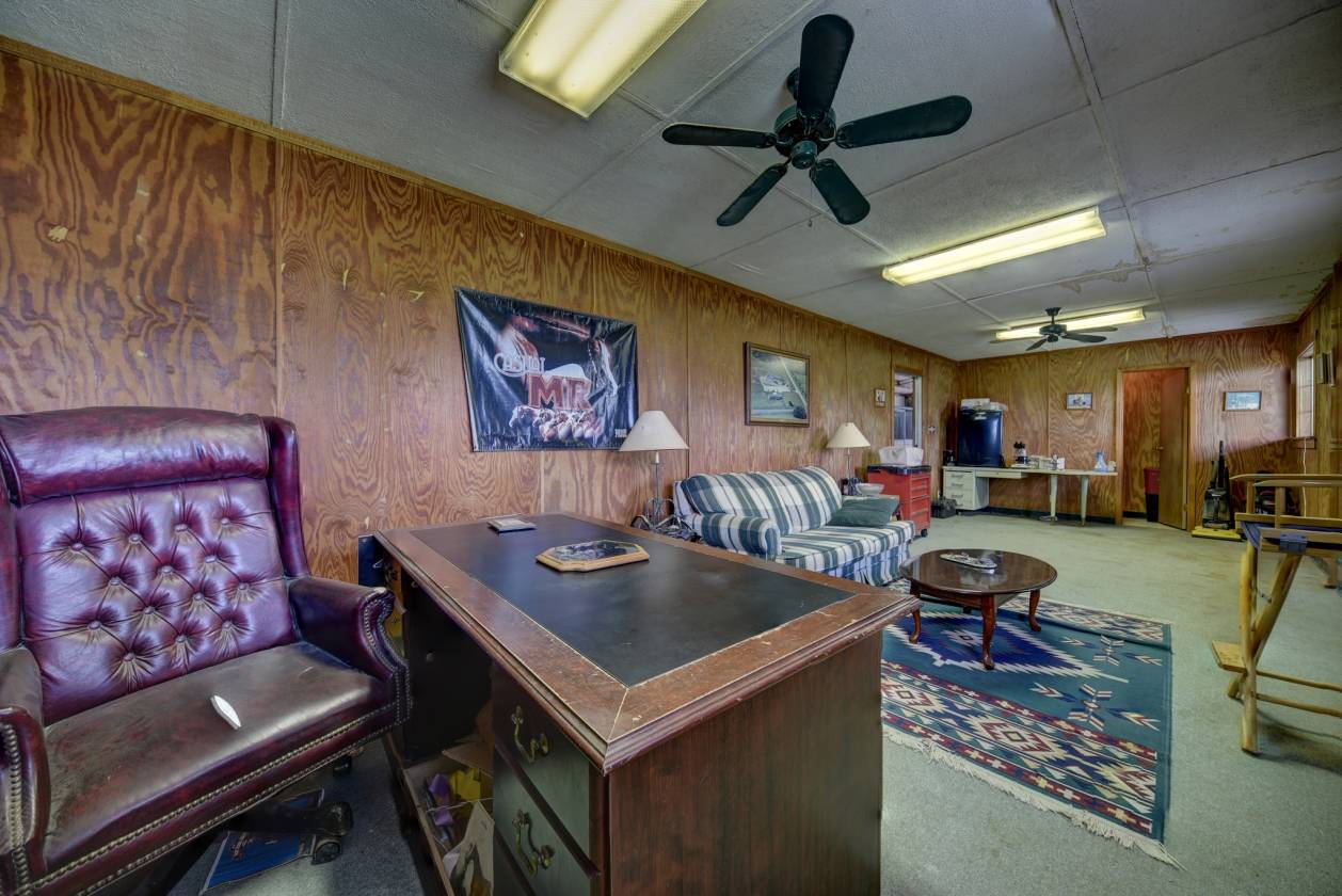 The Price Equine Ranch Horse Training Facility +/... Brenham