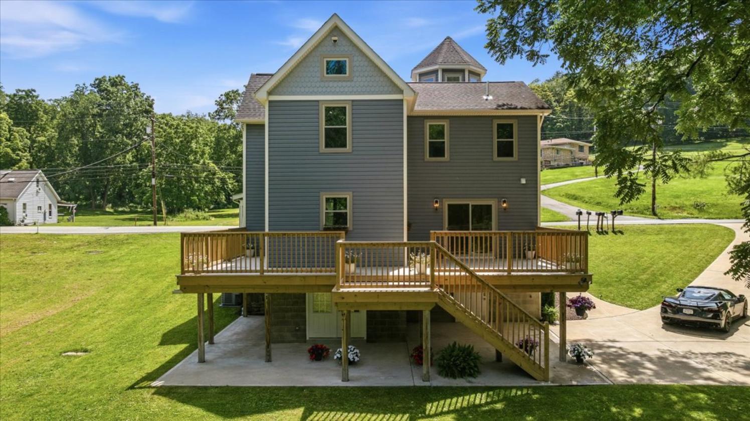 Restored 1880s Victorian Estate on 27 Private Acre - photo 8