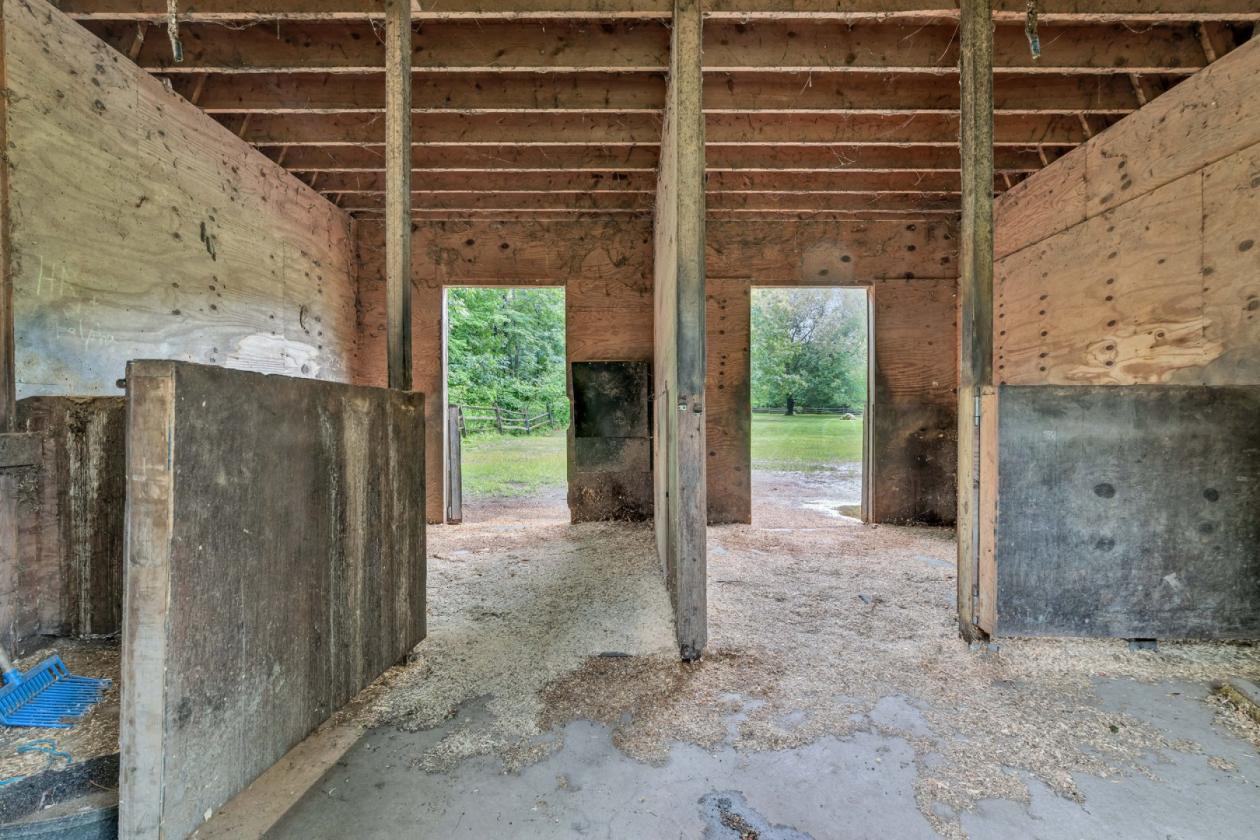Serene 7.74 Acre Equestrian/Hobby Farm! - photo 24