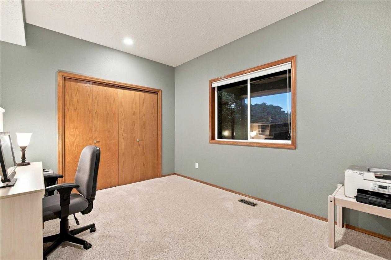Custom Home on 7+ Acres in West Ridgefield - photo 25