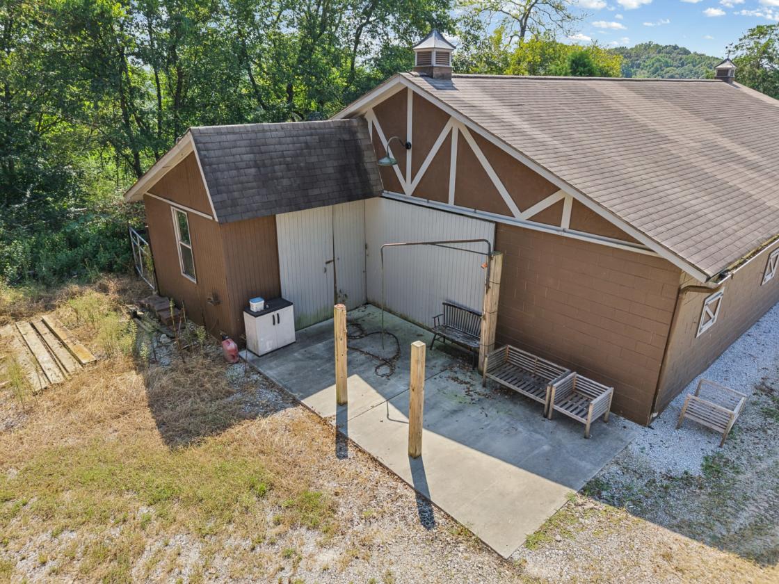 Executive-style home on 11+ acres in Elkmont, AL - photo 29