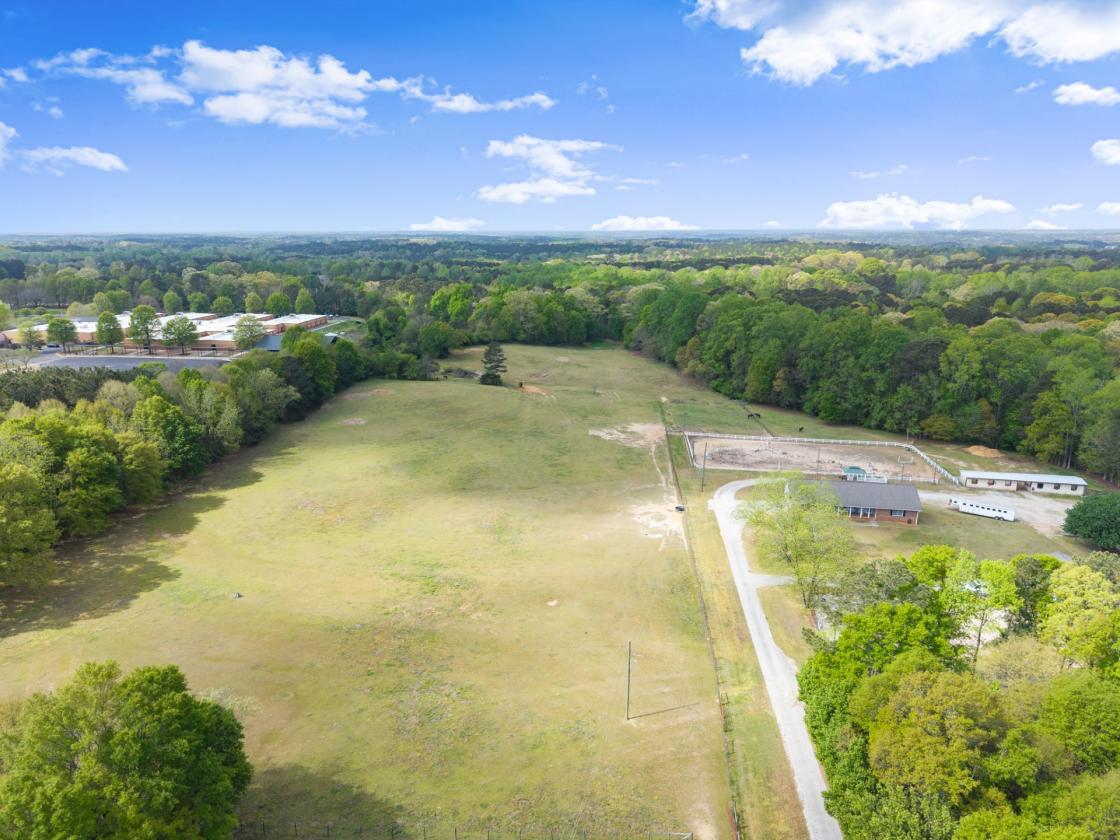 Beautiful Equestrian Estate on 19.8 Acres - photo 8