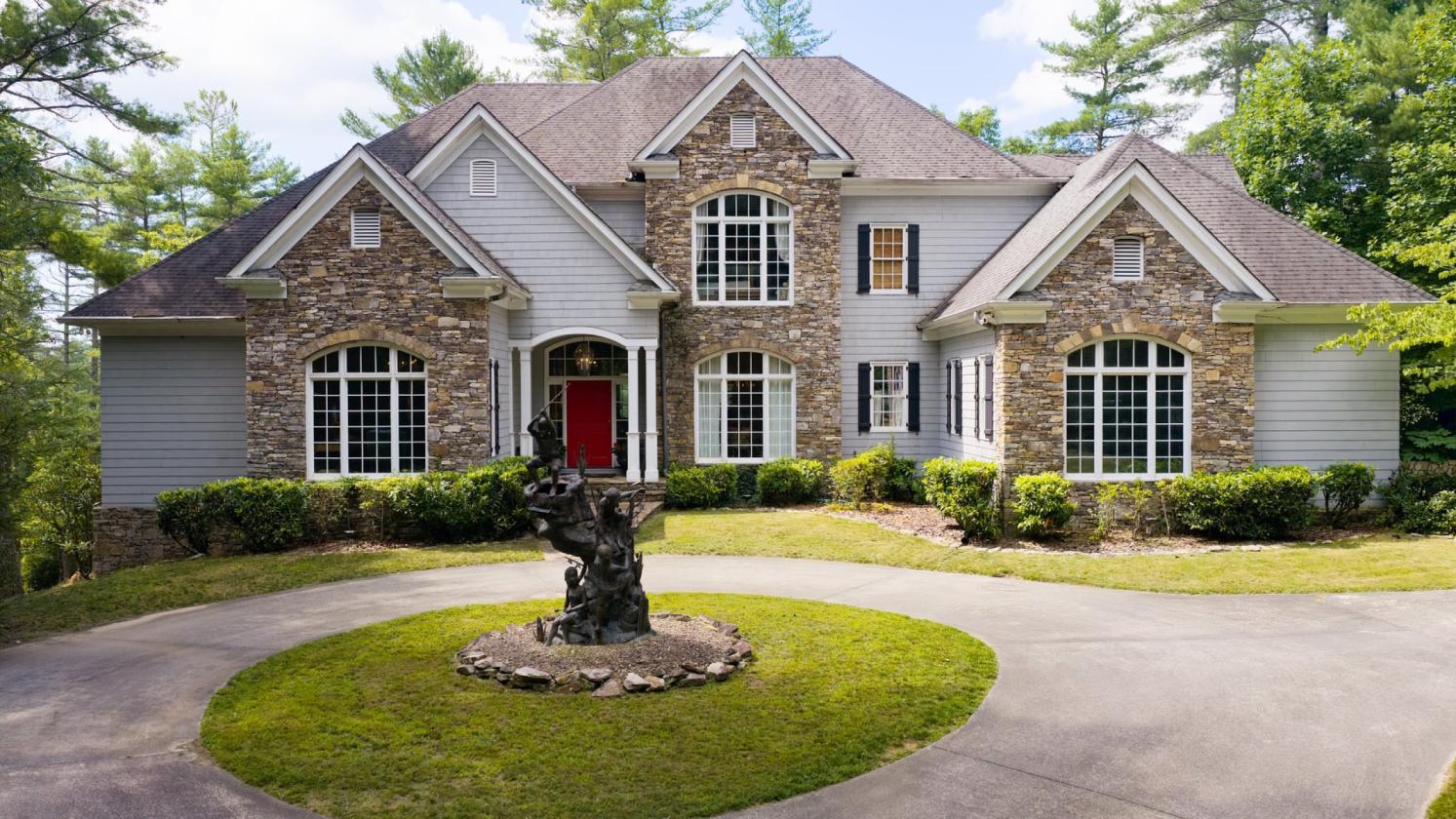 Luxury Equestrian Estate Bordering National Forest - photo 5