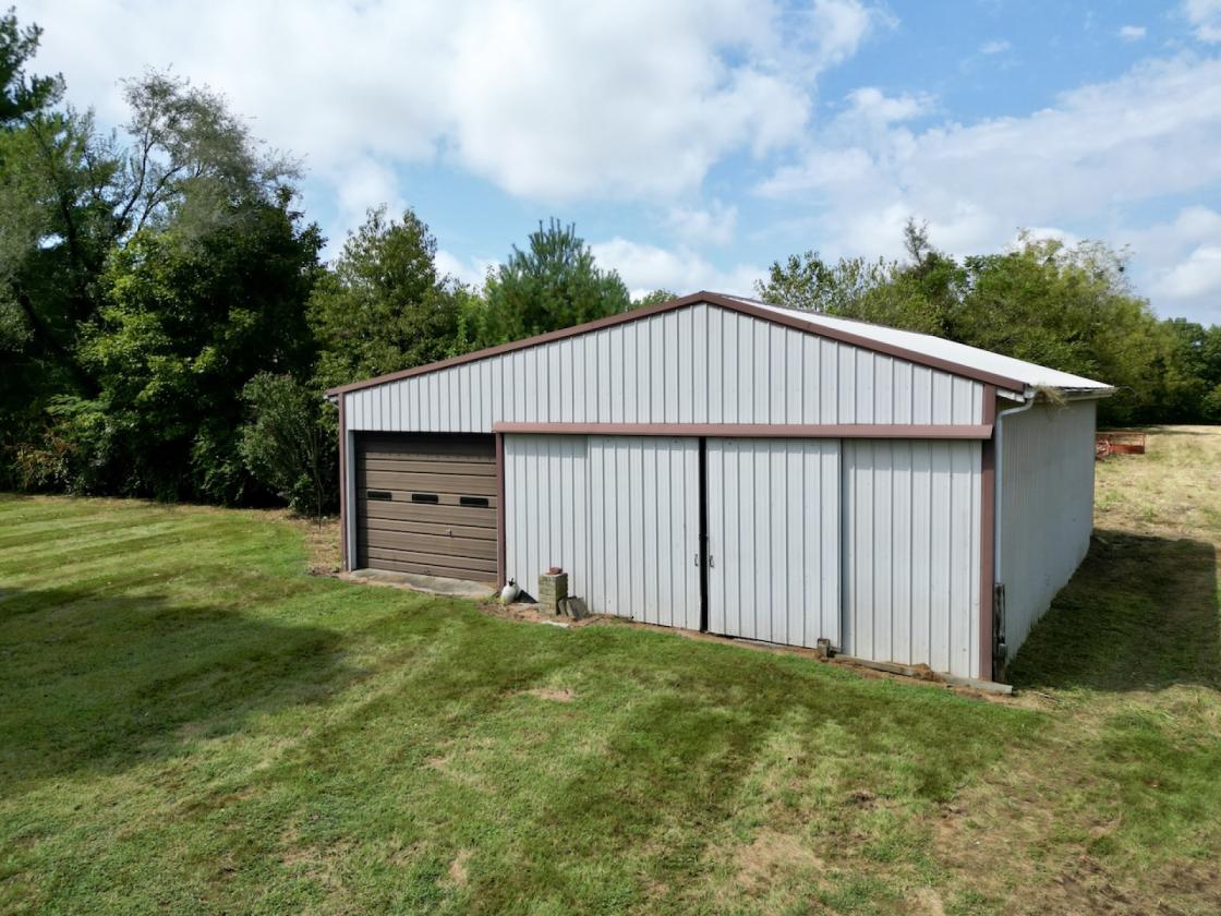 10.65 Ac. m/l with House & Workshop near Lake! - photo 6