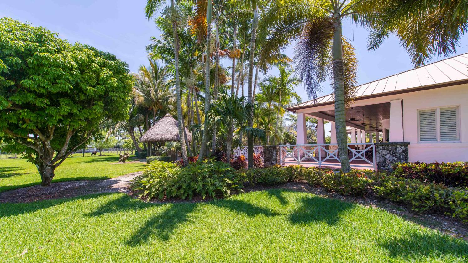 Florida plantationstyle home on nearly 5 acres within 20 mins of Miami