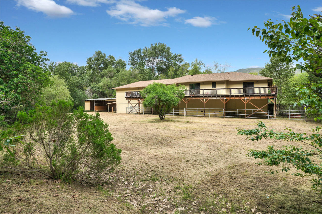 Horse & Nature Lovers Magical Retreat w/ Direct Trail Access