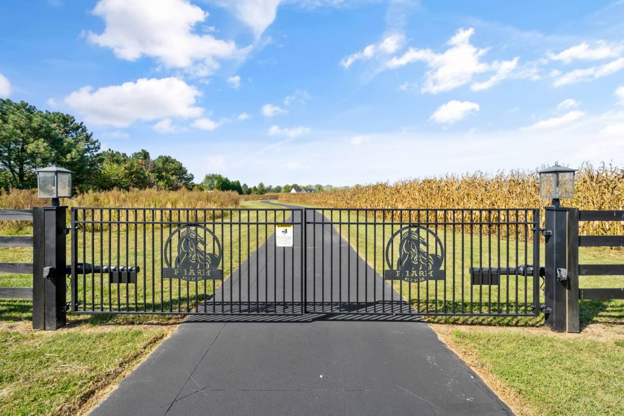 Horse Property for sale.