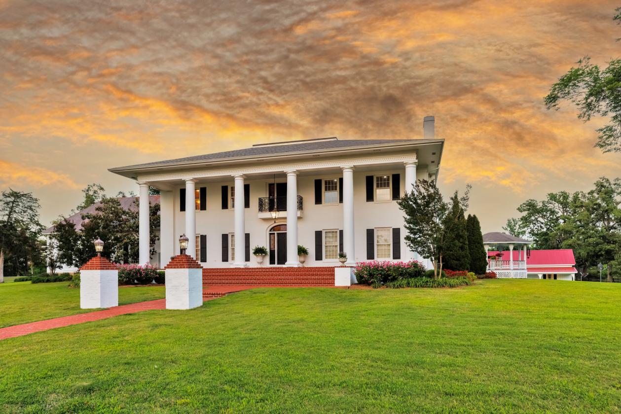 Rare Historic Round Polo Barn - photo 26
